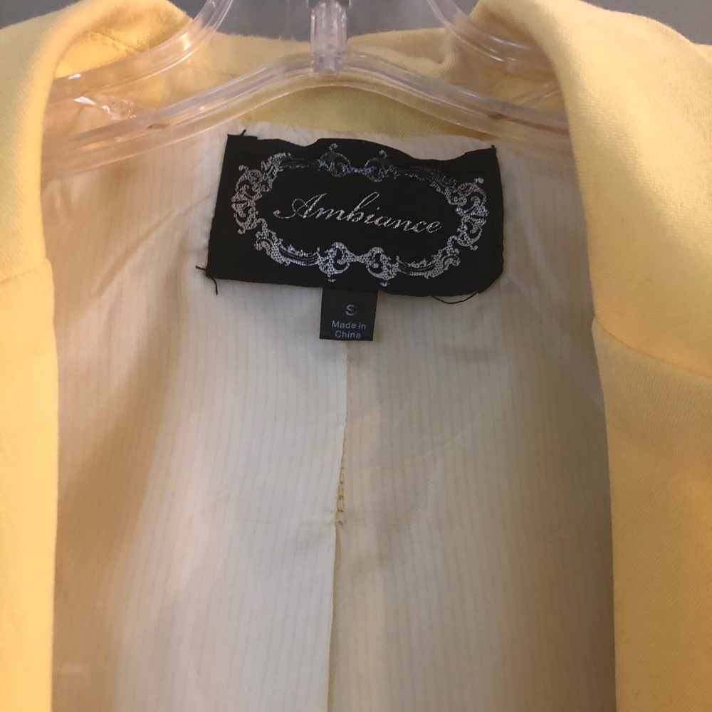 Yellow blazer